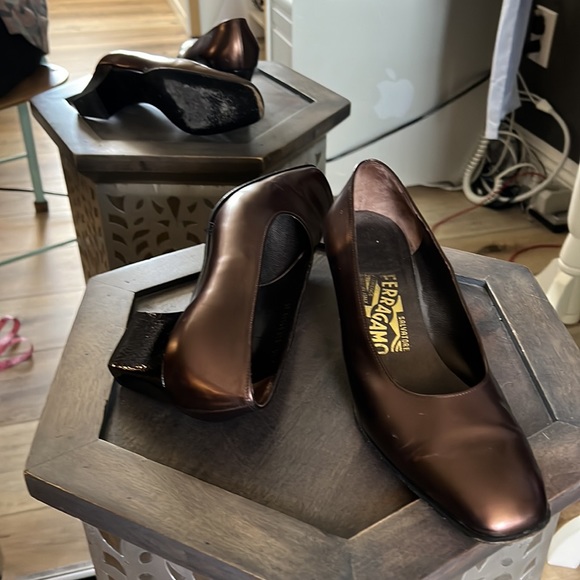 🔥Salvatore Ferragamo, brown shimmer metallic block heel - Picture 4 of 12